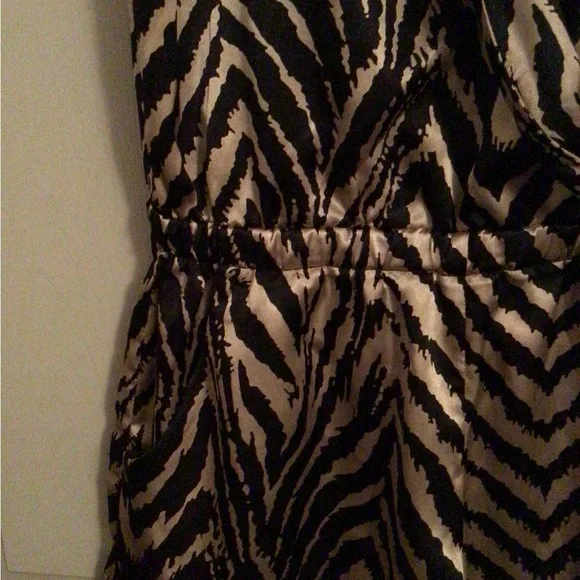 Sleeveless Silky Animal Print Romper - Picture 4 of 7